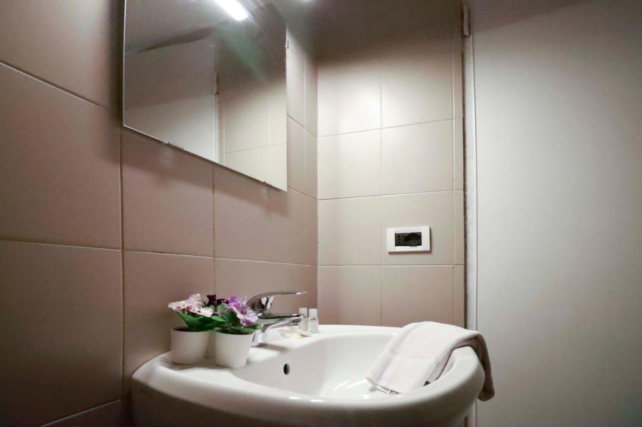 Casaviva - Modern Trilo In Genova Carmine Apartment ภายนอก รูปภาพ